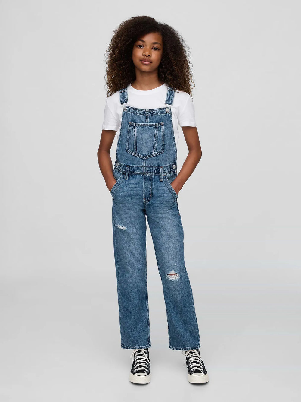 M (8)