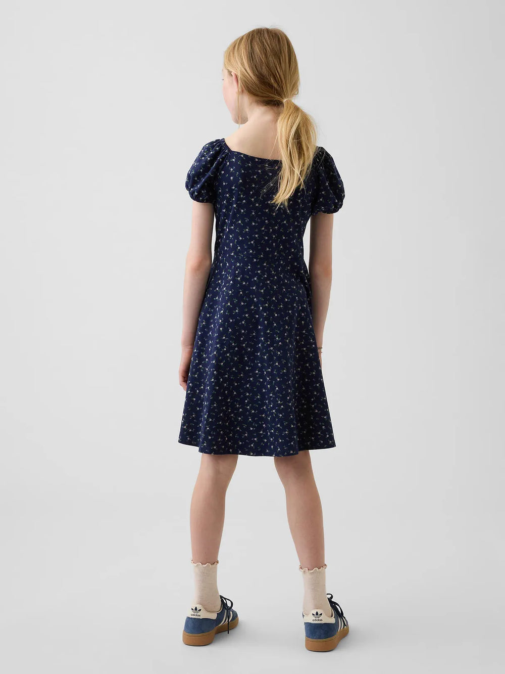 XL (12)