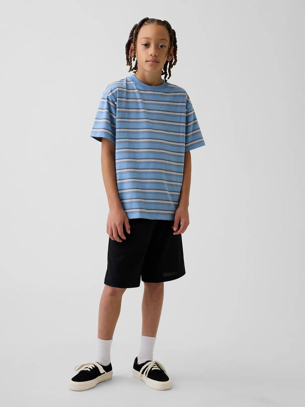 M (8)