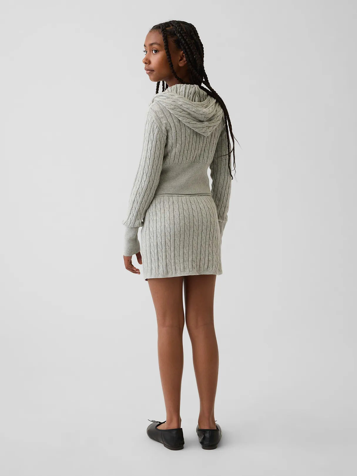 XL (12)