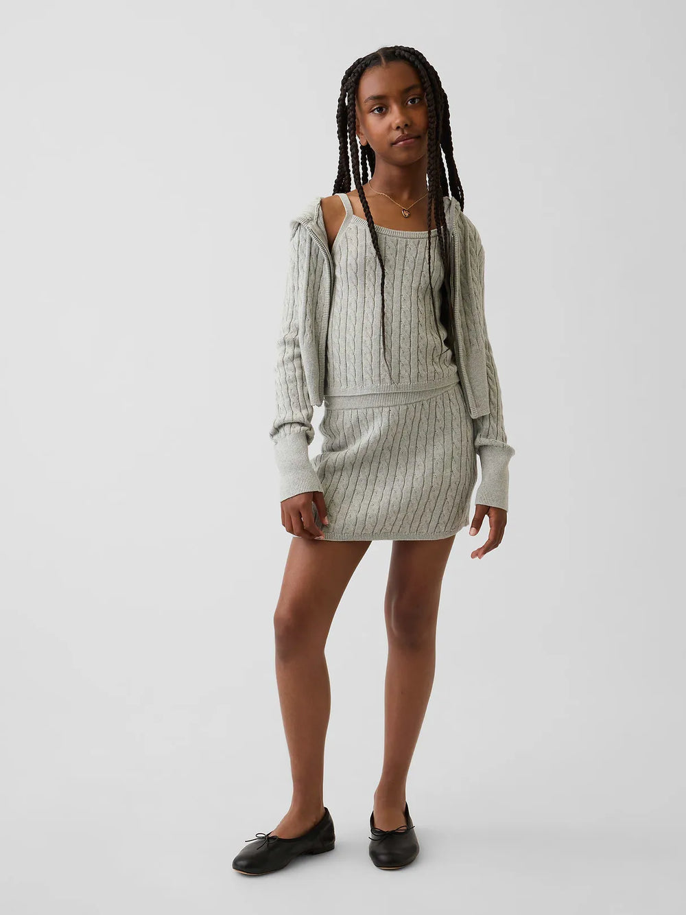XL (12)